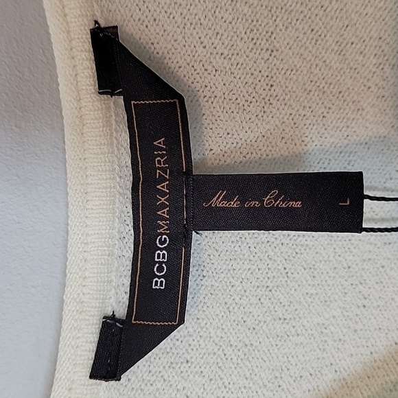 BCBGMAXAZRIA cream twist front V-neck blouse - Picture 2 of 6